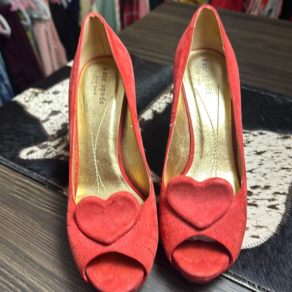 Kate Spade red heart heels ! Valentine’s Day! Size 7.5